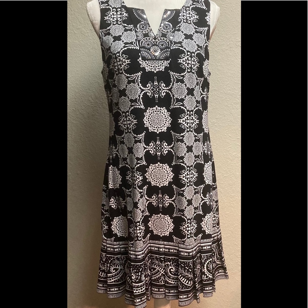 Travel ready black and white midi dress by Hawthorn
